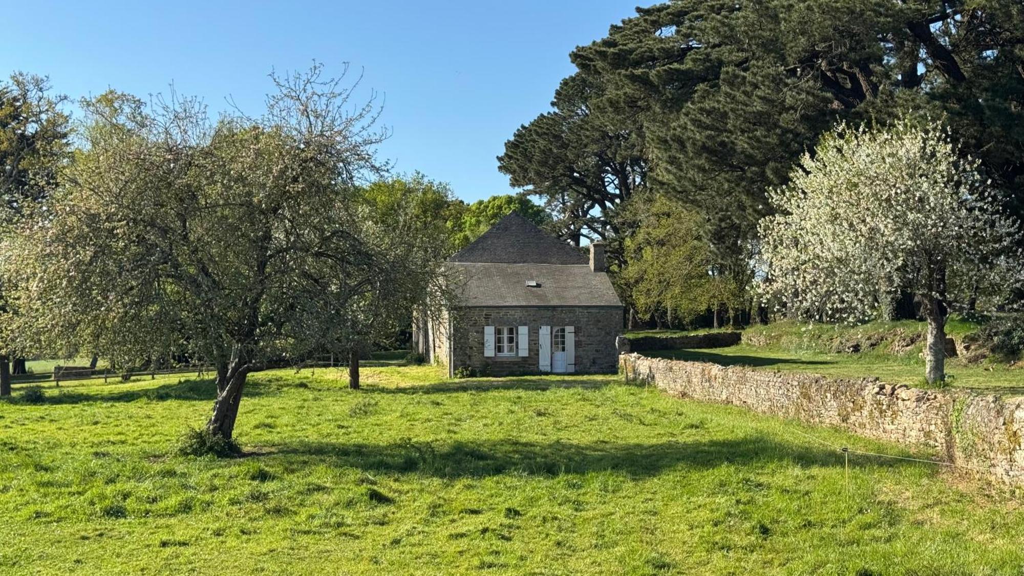 Gite De Couple Cosy Avec Vue Sur Chateau Tremohar - Golfe Du Morbihan, 20 Min De Vannes Berric Exterior photo